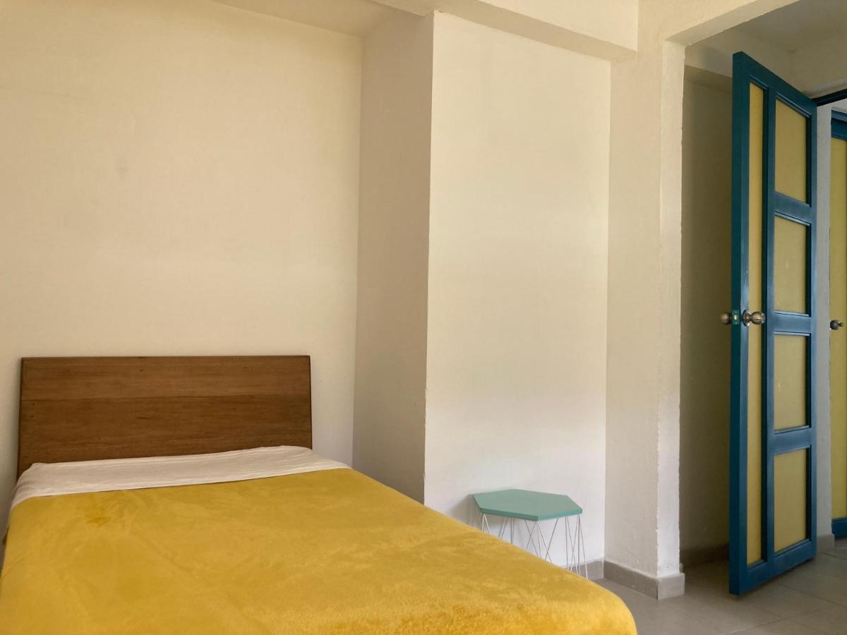 Hostal Casa Lantana La Candelaria Bogotá Exteriör bild
