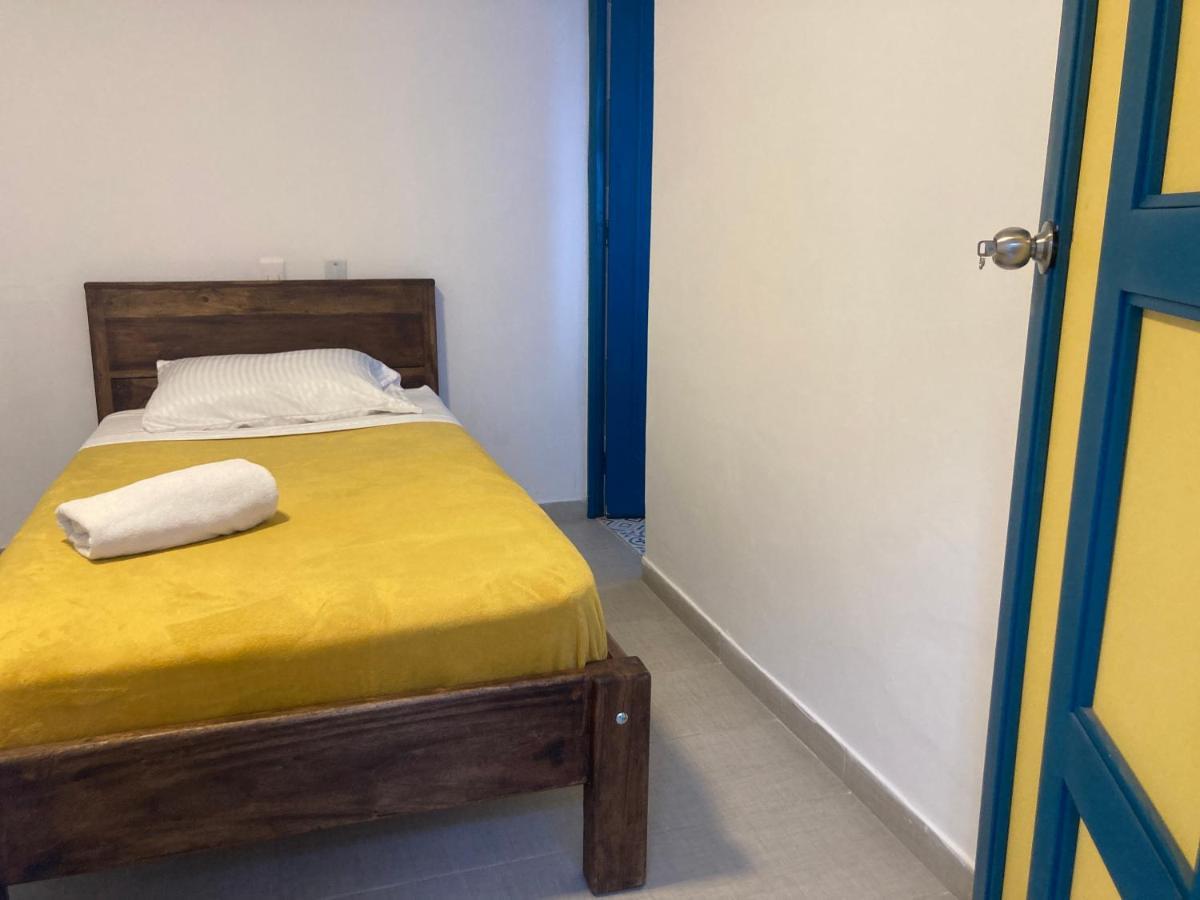 Hostal Casa Lantana La Candelaria Bogotá Exteriör bild
