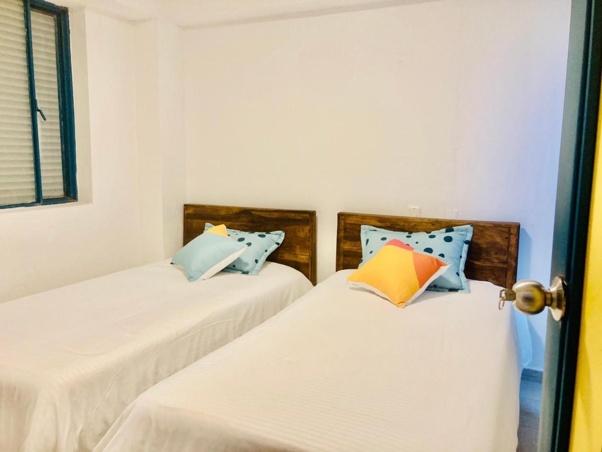 Hostal Casa Lantana La Candelaria Bogotá Exteriör bild